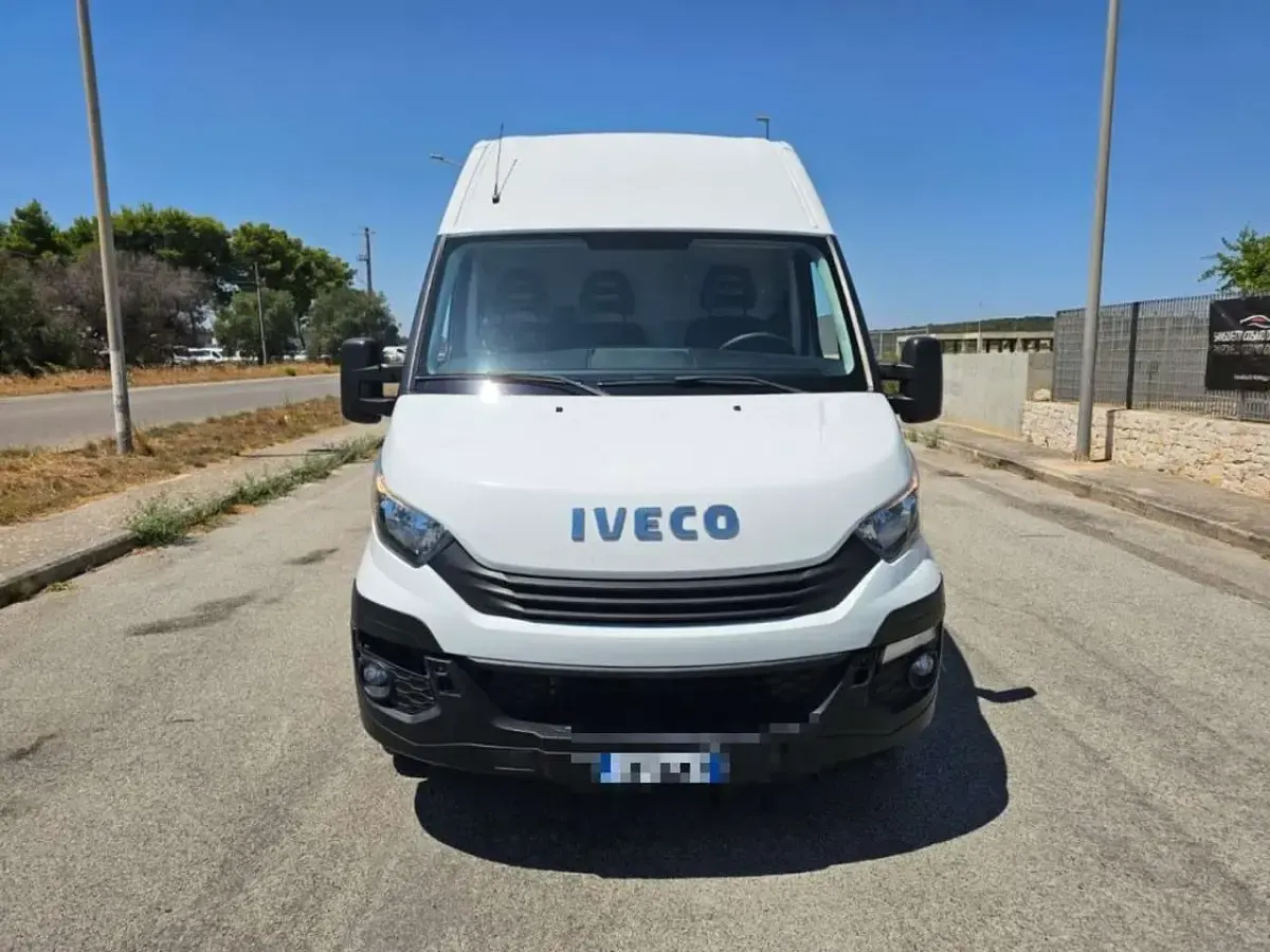 Usata Iveco Daily 120 CV (88 kW) 2020 Bianco Furgone