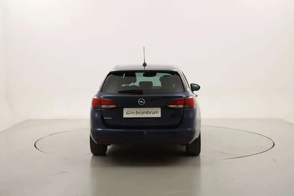 Usata Opel Astra Business Elegance 122 CV (89 kW) 2021 Blu Station wagon