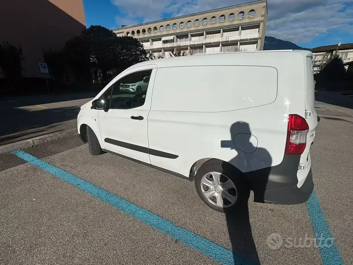 Usata Ford Transit Courier 101 CV (74 kW) 2023 Bianco Furgone