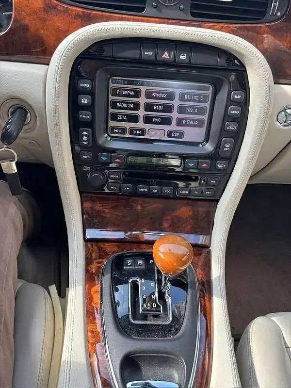 Usata Jaguar XJ Executive 258 CV (189 kW) 2003 Verde Berlina