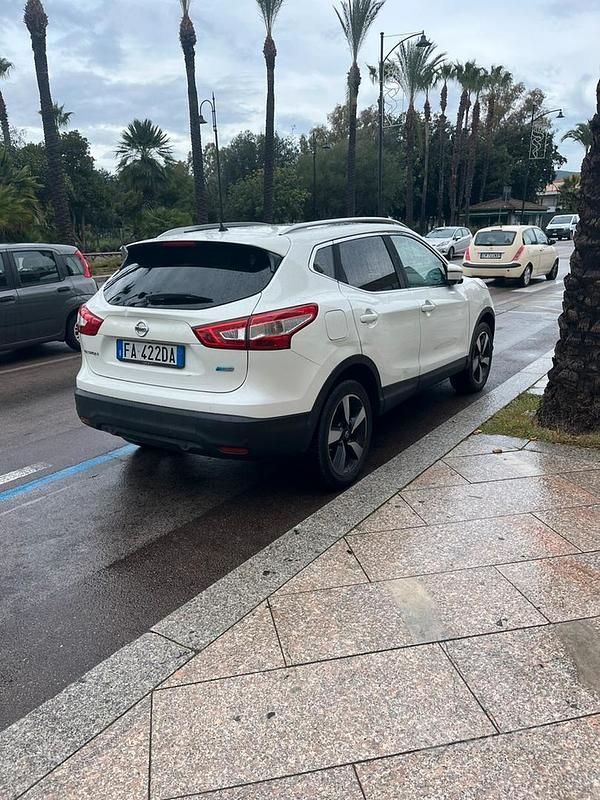 Usata Nissan Qashqai 360º 110 CV (80 kW) 2015 Bianco SUV