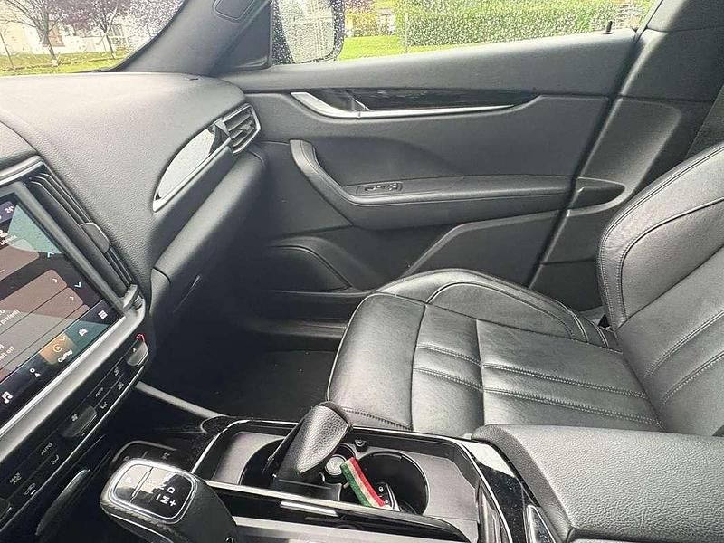 Usata Maserati Levante 250 CV (183 kW) 2021 Nero SUV