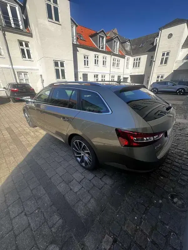 Usata Skoda Superb LAURIN & KLEMENT 190 CV (139 kW) 2016 Station wagon