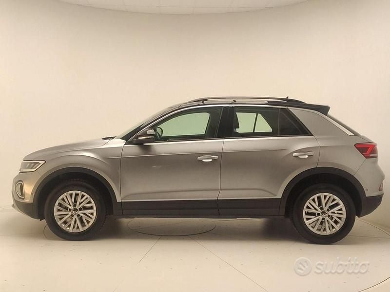 Usata VW T-Roc Life 150 CV (110 kW) 2024 Grigio SUV