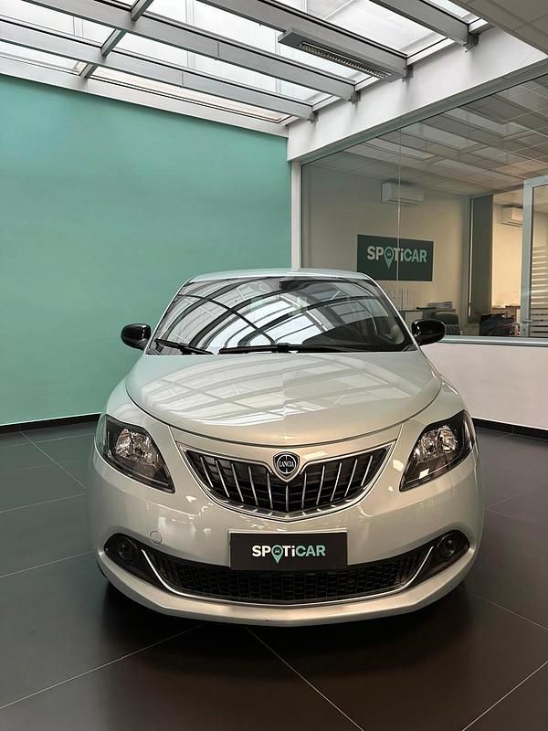 Usata Lancia Ypsilon S 69 CV (50 kW) 2024 Verde Utilitaria