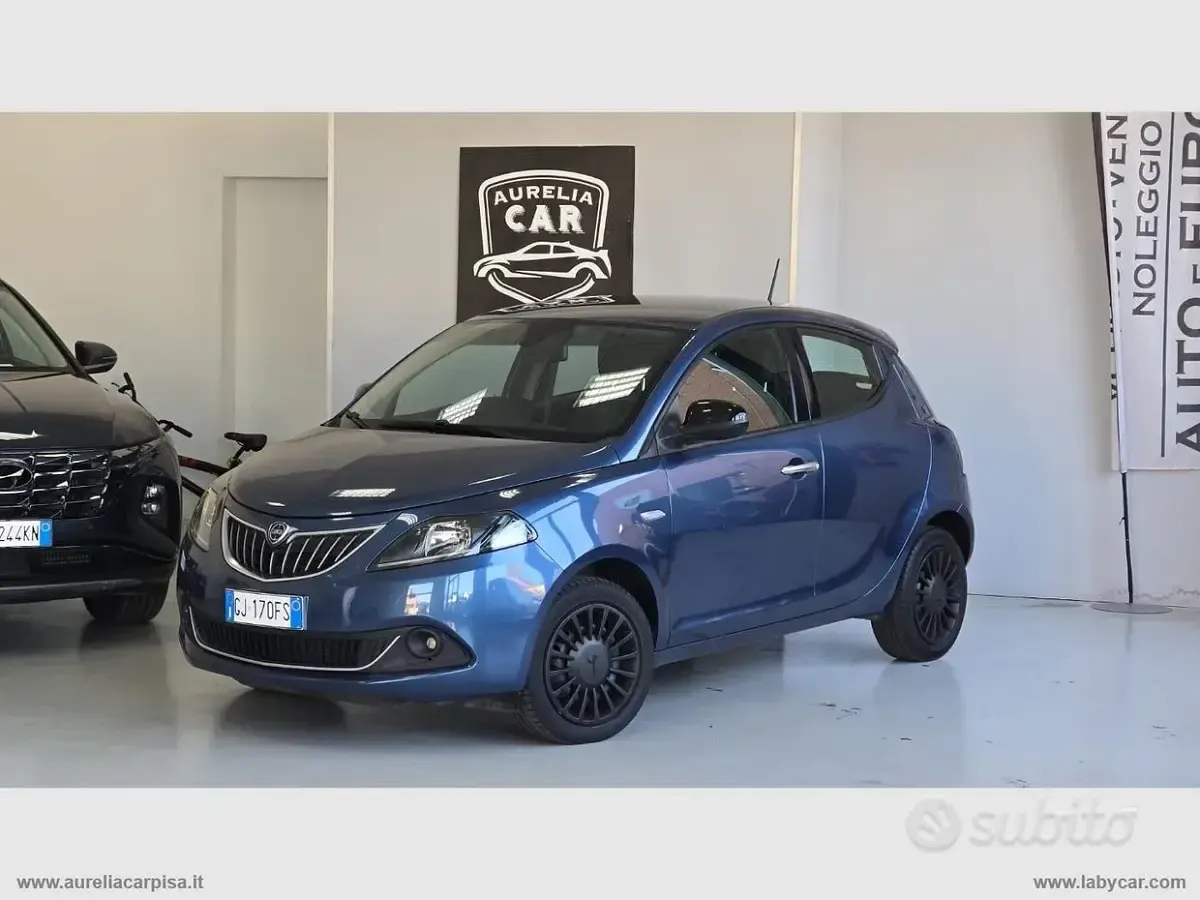 Usata Lancia Ypsilon Silver 69 CV (50 kW) 2022 Grigio Utilitaria