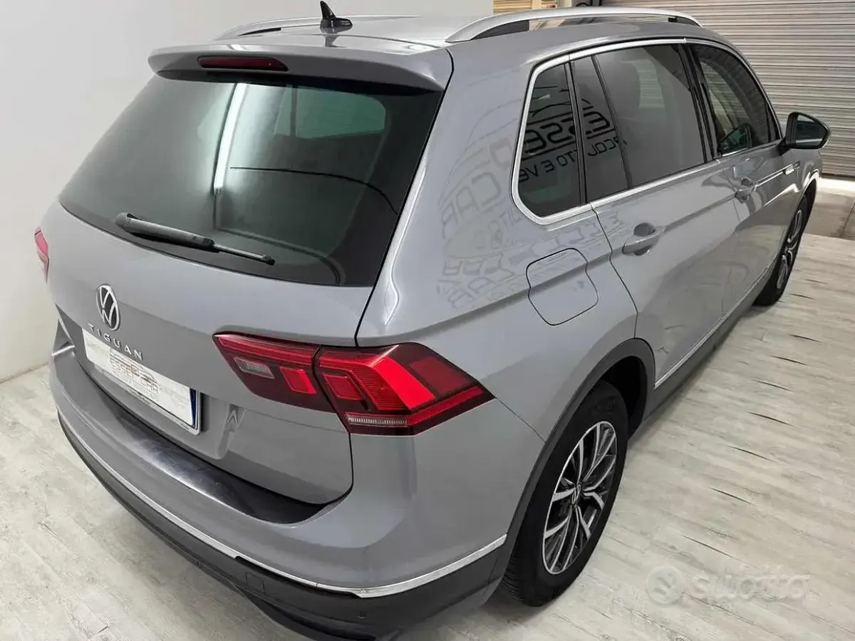 Usata VW Tiguan Life 150 CV (110 kW) 2021 Grigio SUV