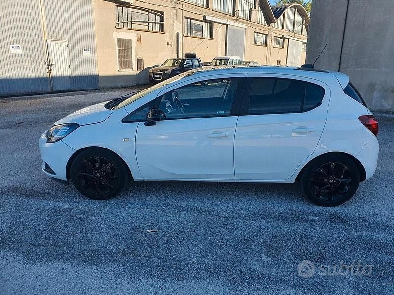 Usata Opel Corsa 90 CV (66 kW) 2017 Bianco Berlina
