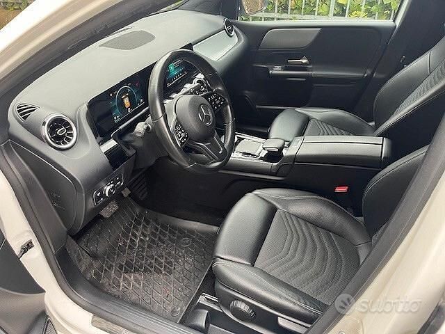 Usata Mercedes B180 116 CV (85 kW) 2019 Bianco Monovolume