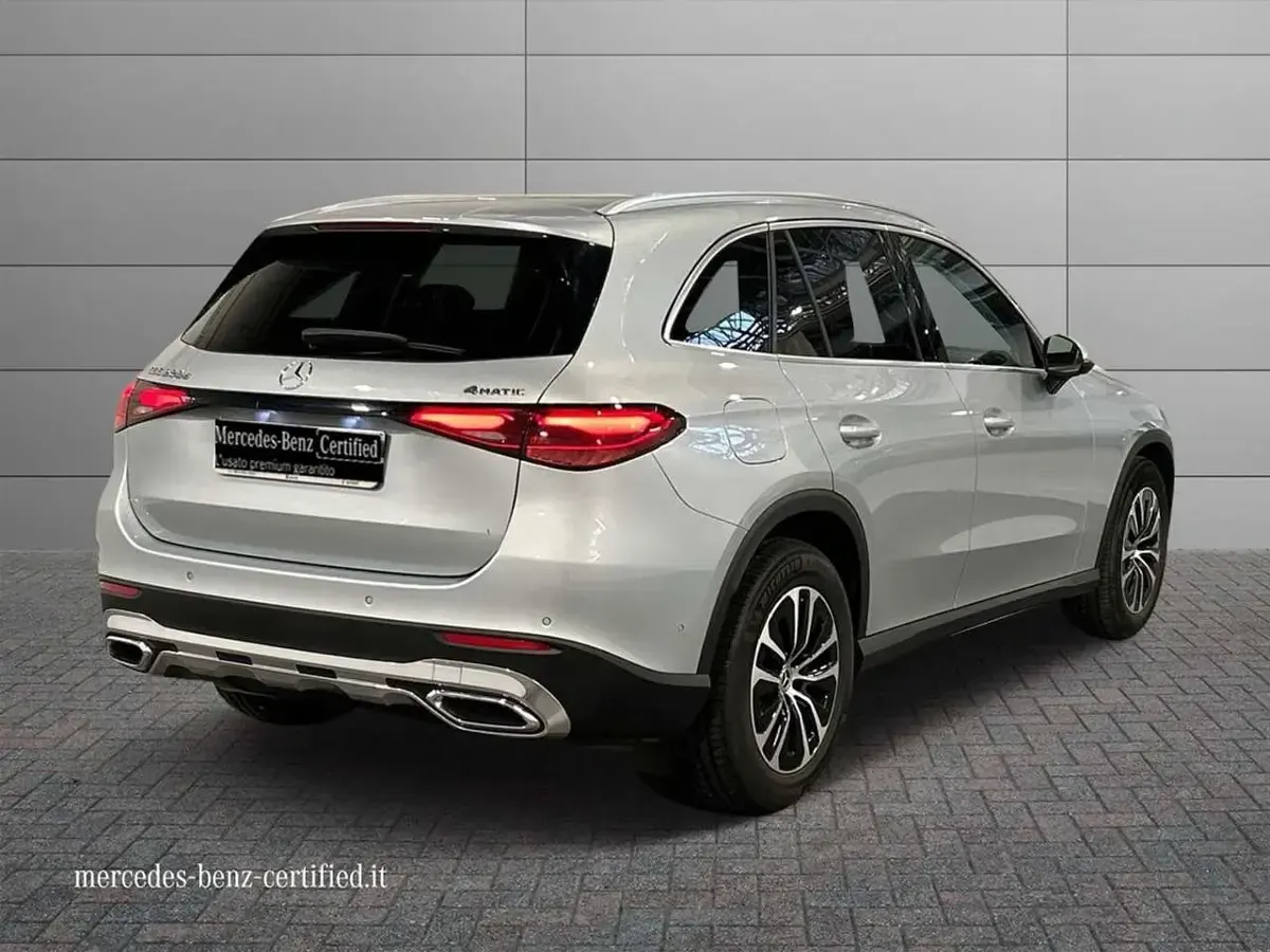Usata Mercedes GLC200 Advanced 163 CV (119 kW) 2025 Argento hightech SUV