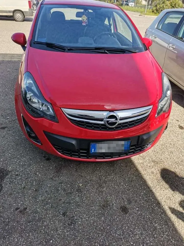 Usata Opel Corsa Edition 75 CV (55 kW) 2014 Rosso Utilitaria