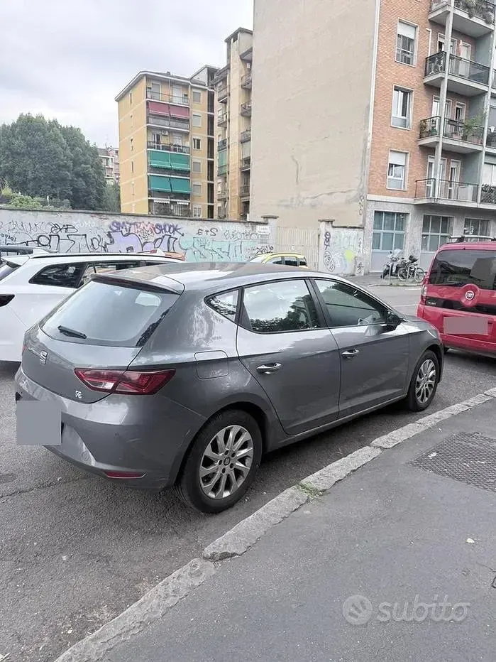 Usata Seat Leon 105 CV (77 kW) 2013 Grigio Berlina