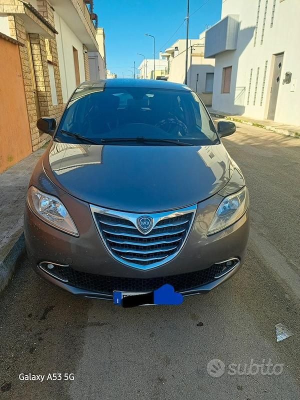 Usata Lancia Ypsilon 95 CV (69 kW) 2015 Utilitaria
