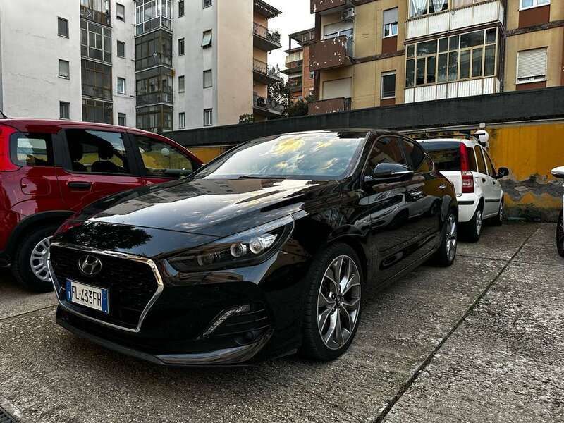 Usata 2017 Hyundai i30 Style Tre volumi | 13.500 € (Buon prezzo) - Immagine 1/4