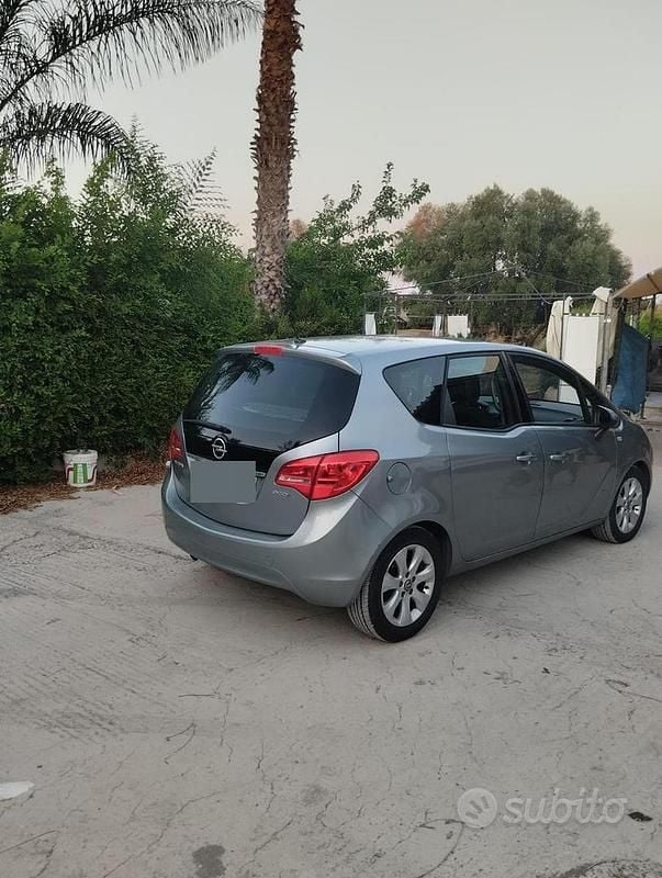 Usata Opel Meriva 95 CV (69 kW) 2013 Grigio Monovolume