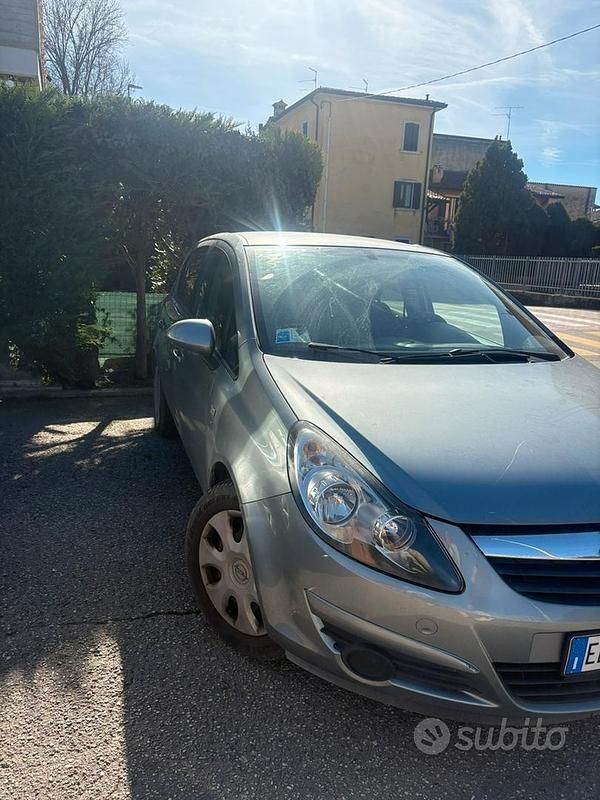 Usata Opel Corsa 85 CV (62 kW) 2010 Grigio Utilitaria