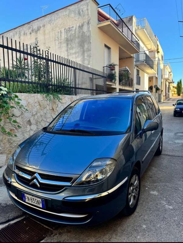 Usata 2012 Citroën C8 Exclusive Monovolume | 8300 € - Immagine 1/4