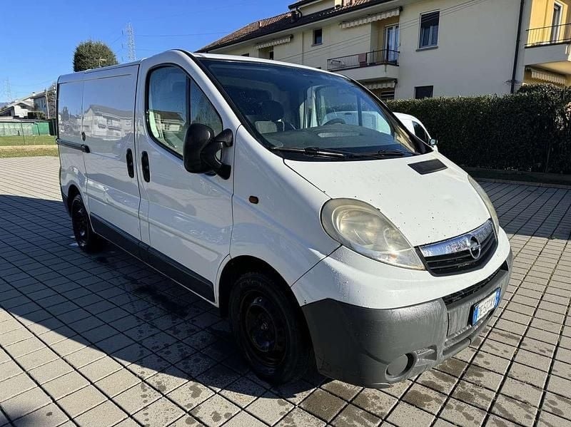 Usata Opel Vivaro 114 CV (83 kW) 2006 Bianco Monovolume