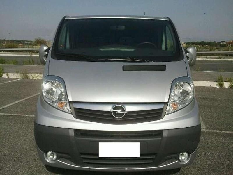Usata Opel Vivaro 114 CV (83 kW) 2014 Argento Monovolume