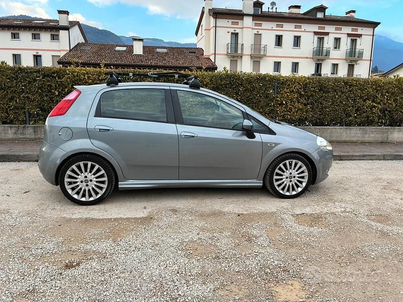 Usata Fiat Grande Punto 120 CV (88 kW) 2007 Grigio Utilitaria