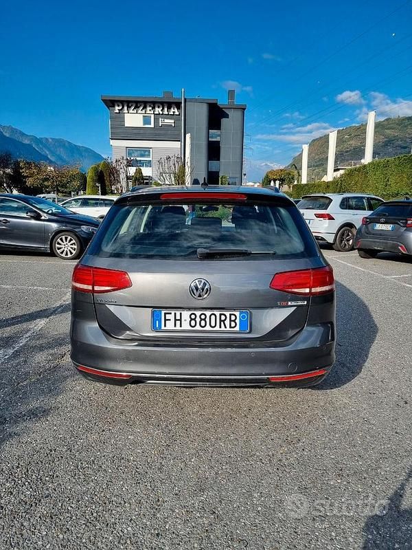 Usata VW Passat Comfortline 120 CV (88 kW) 2017 Grigio Station wagon