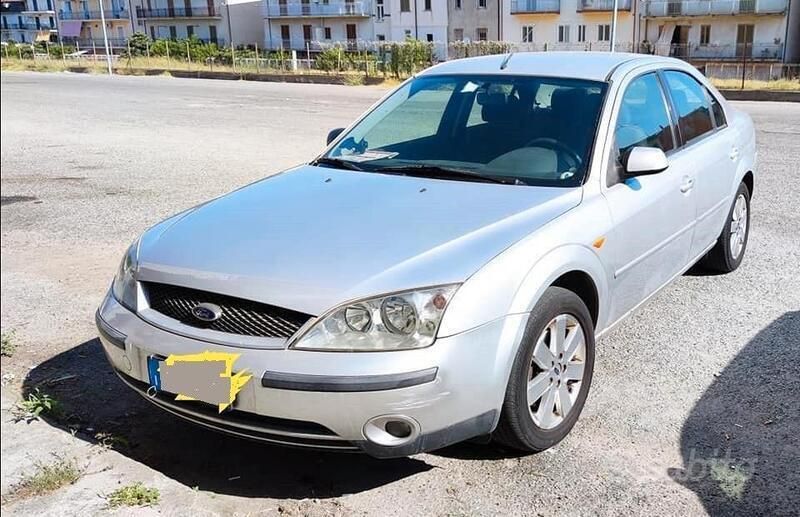 Usata Ford Mondeo 115 CV (84 kW) 2001 Grigio Berlina