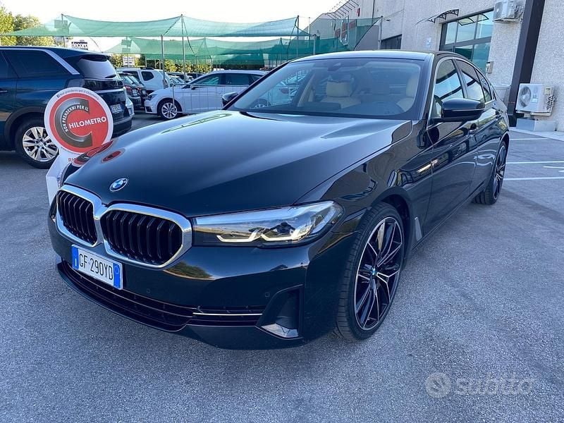 Nero Usata 2021 BMW 520 Tre volumi | 34.500 € (Buon prezzo) - Immagine 1/4