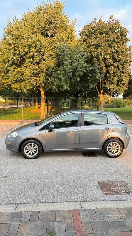 Usata Fiat Punto Evo 95 CV (69 kW) 2011 Grigio Utilitaria