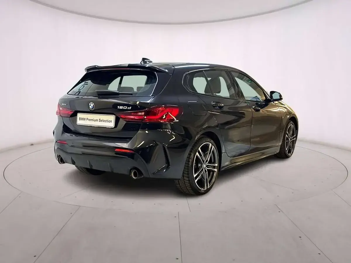 Usata BMW 120 M Sport 190 CV (139 kW) 2023 Black sapphire Berlina