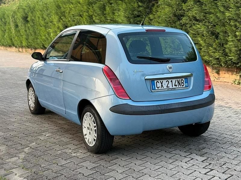 Usata Lancia Ypsilon 60 CV (44 kW) 2005 Blu Utilitaria