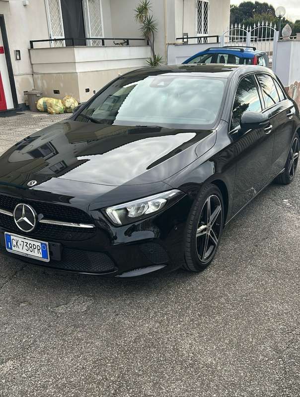 Usata 2022 Mercedes A180 Premium Tre volumi | 27.500 € (Super prezzo) - Immagine 1/4