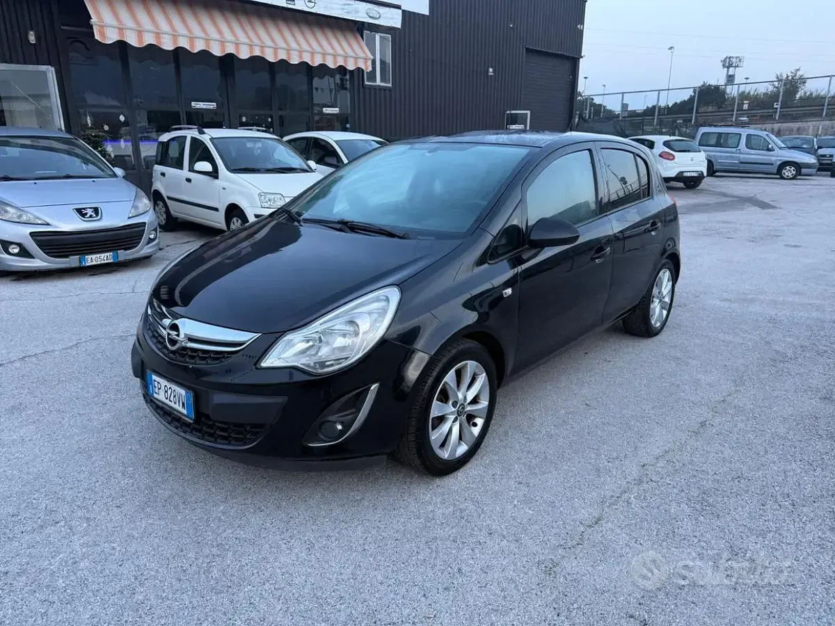 Usata Opel Corsa Sport 95 CV (69 kW) 2013 Nero Utilitaria