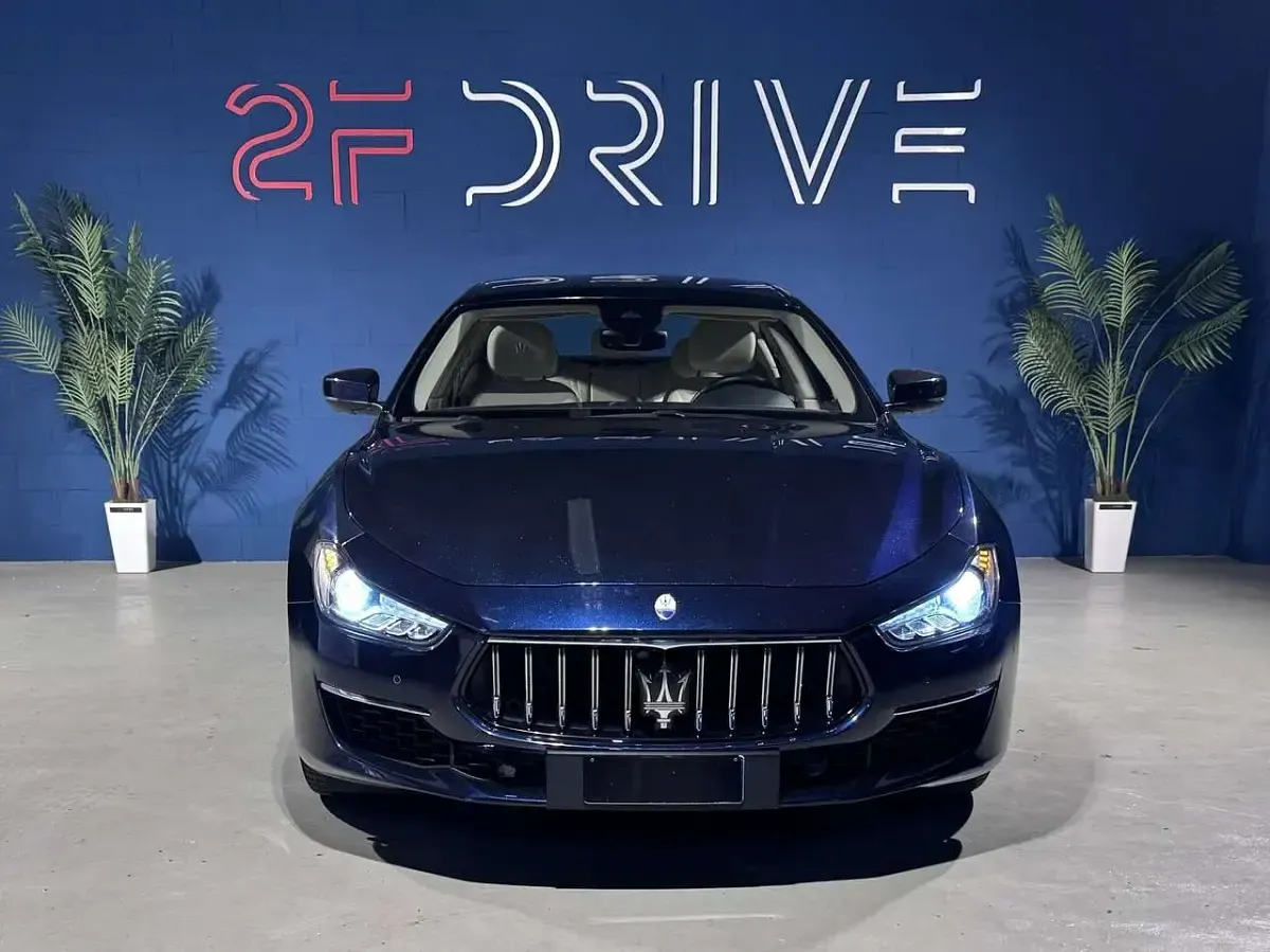 Usata Maserati Ghibli GT 330 CV (242 kW) 2022 Blu nobile Berlina