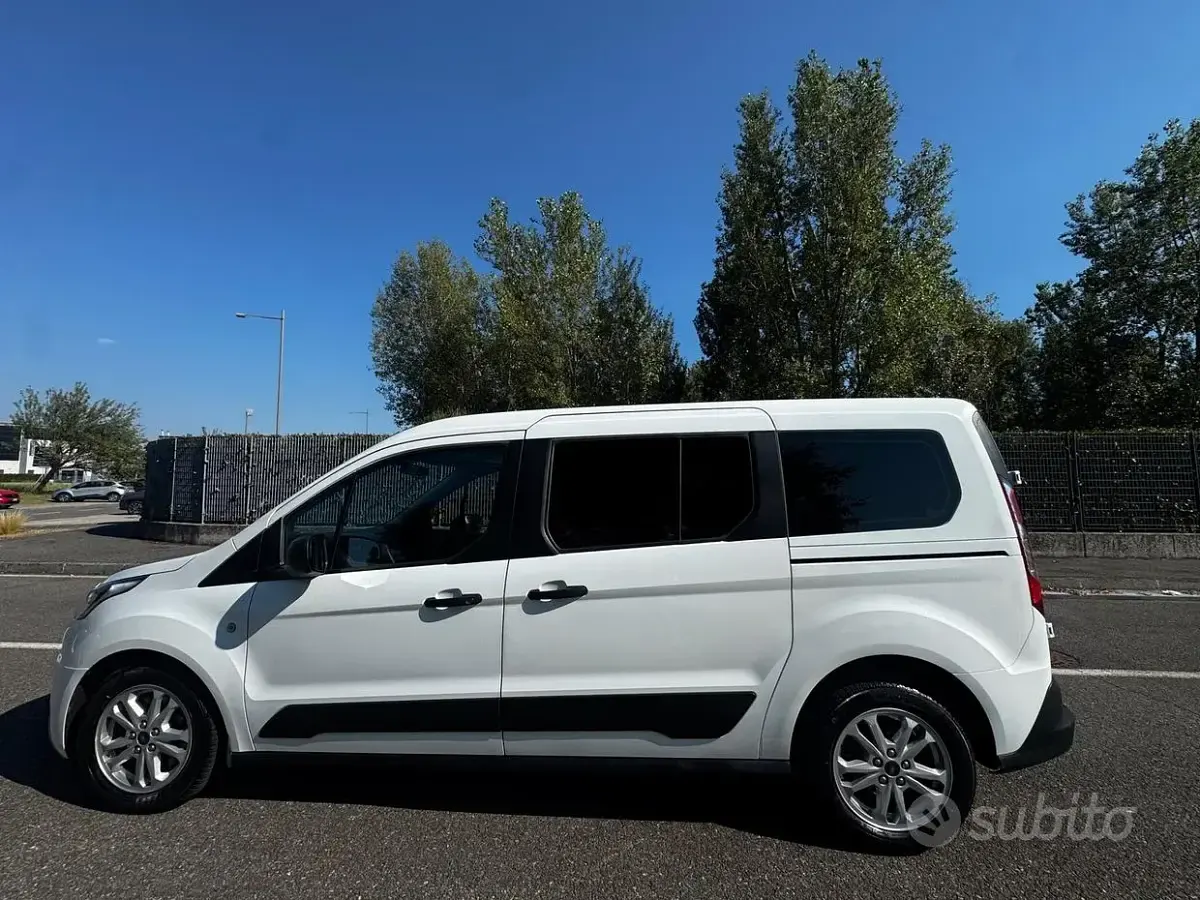 Usata Ford Tourneo Connect Active 120 CV (88 kW) 2021 Bianco Monovolume