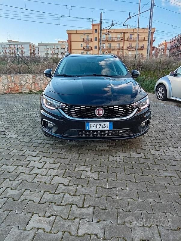 Usata Fiat Tipo Lounge 120 CV (88 kW) 2019 Nero Station wagon