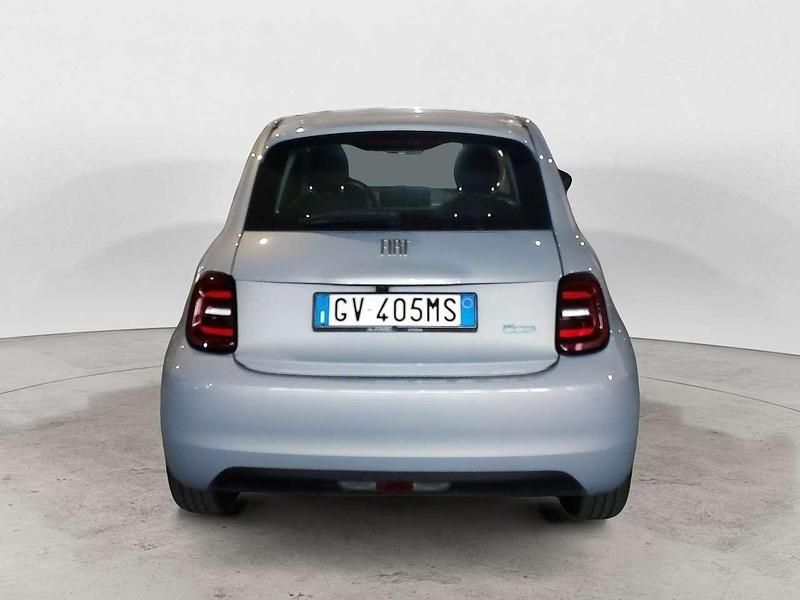 Usata Fiat 500e 69 kW (95 CV) 2024 Blu Utilitaria