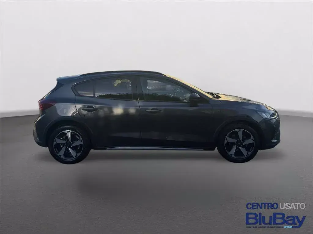 Begagnad Ford Focus Active 125 HK (91 kW) 2022 Grå Sedan