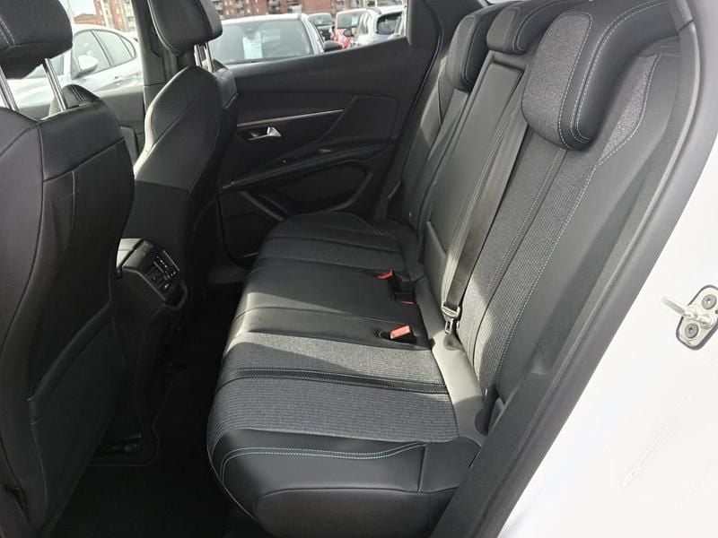 Usata Peugeot 3008 Allure 131 CV (96 kW) 2022 Bianco SUV
