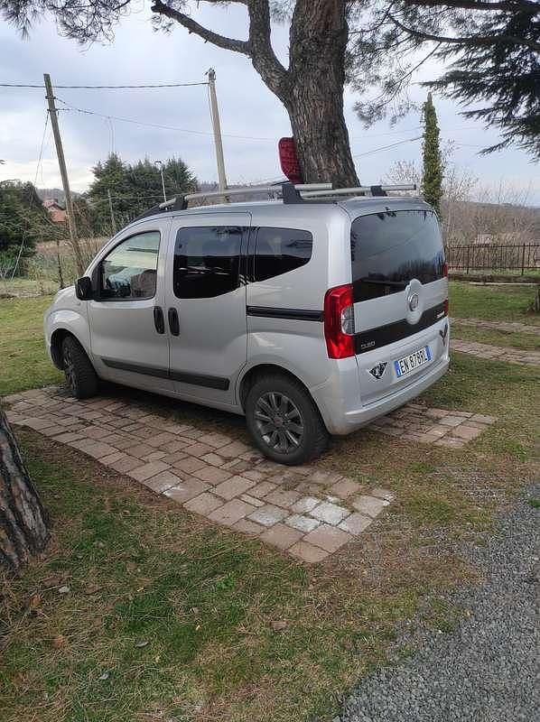 Usata Fiat Qubo Trekking 75 CV (55 kW) 2012 Grigio Monovolume