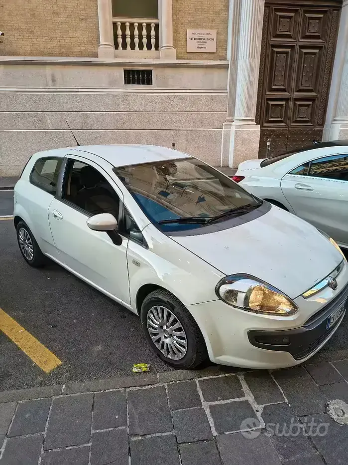 Usata Fiat Punto Evo 75 CV (55 kW) 2010 Bianco Utilitaria