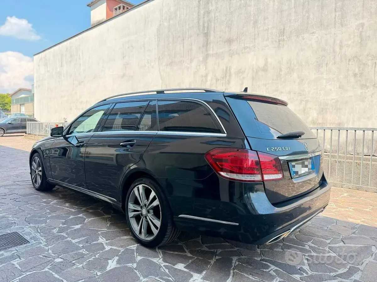 Usata Mercedes E250 Premium 204 CV (150 kW) 2014 Nero Station wagon