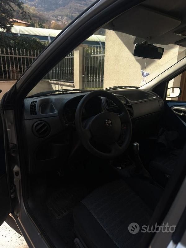 Usata Fiat Punto 2003 Grigio Utilitaria