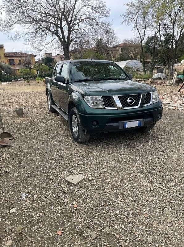 Usata Nissan Navara XE 174 CV (127 kW) 2006 Verde Pick-up