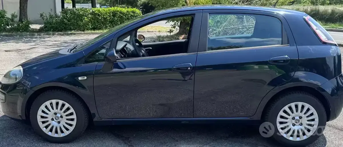 Usata Fiat Punto Evo Dynamic 69 CV (50 kW) 2011 Blu Utilitaria