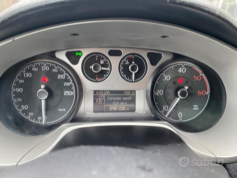 Usata Lancia Delta 120 CV (88 kW) 2008 Grigio Utilitaria