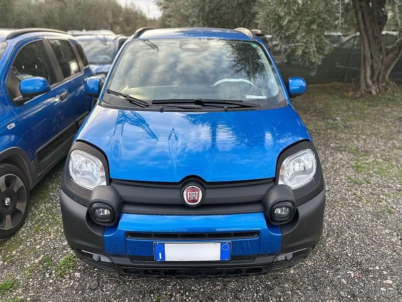 Usata Fiat Panda Cross Cross 70 CV (51 kW) 2025 Blu Utilitaria
