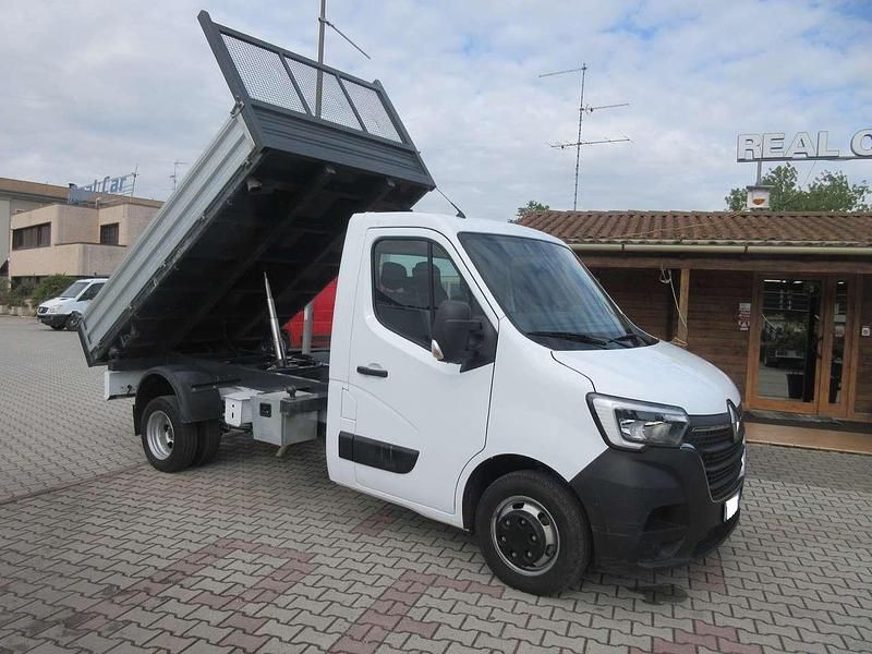 Usata Renault Master 145 CV (106 kW) 2024 Bianco Monovolume