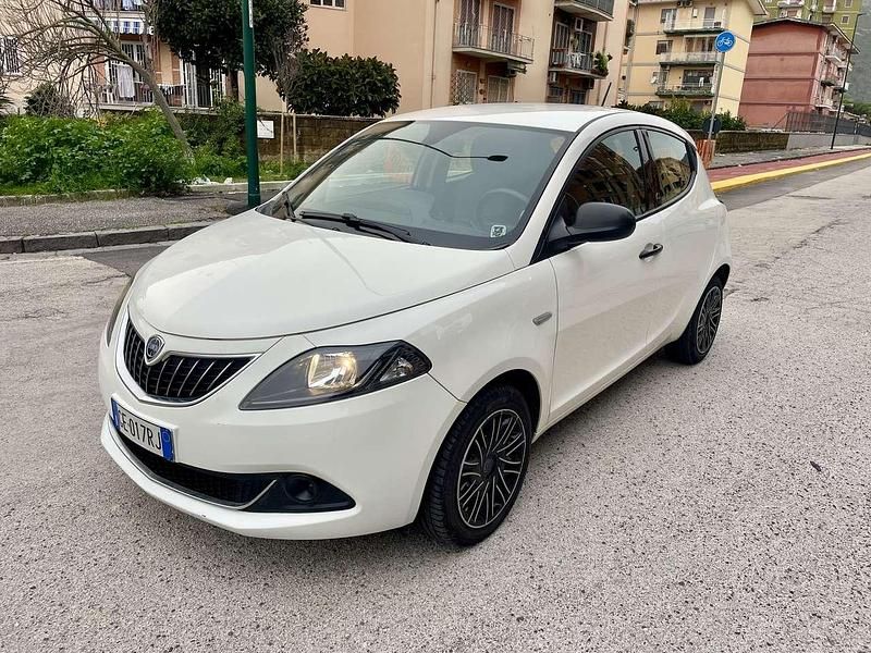 Usata Lancia Ypsilon Gold 69 CV (50 kW) 2021 Other Utilitaria