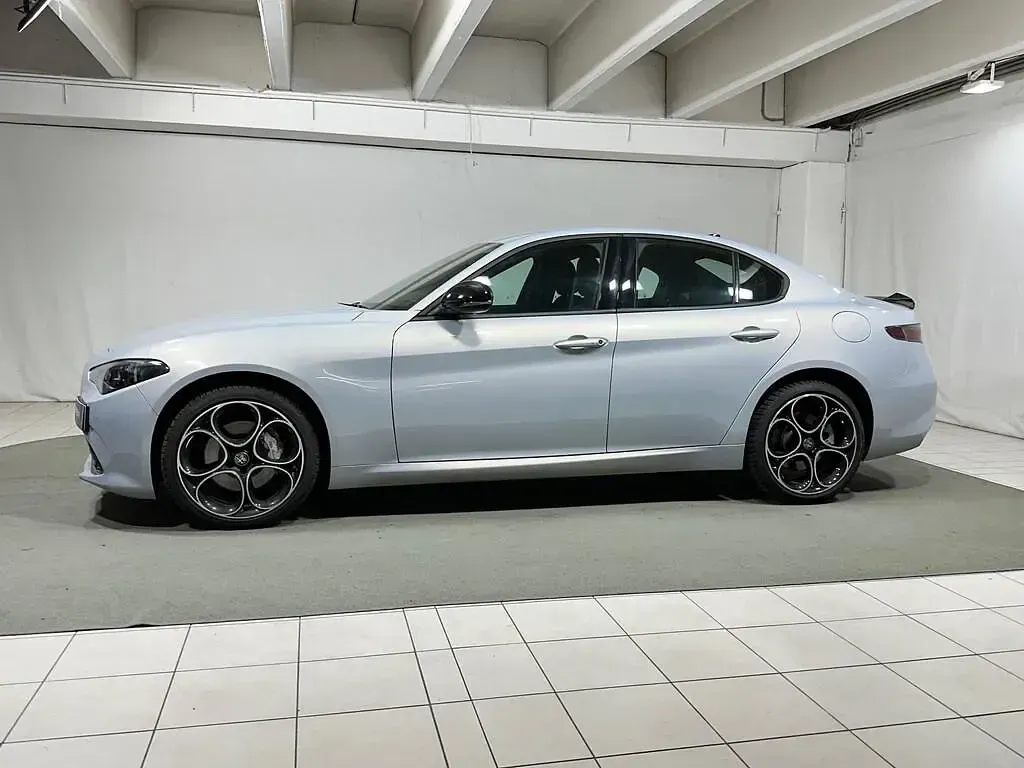 Usata Alfa Romeo Giulia Sprint 280 CV (205 kW) 2024 Grigio moonlight Berlina