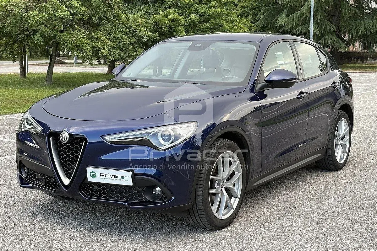 Usata Alfa Romeo Stelvio Executive 190 CV (139 kW) 2021 Blu SUV